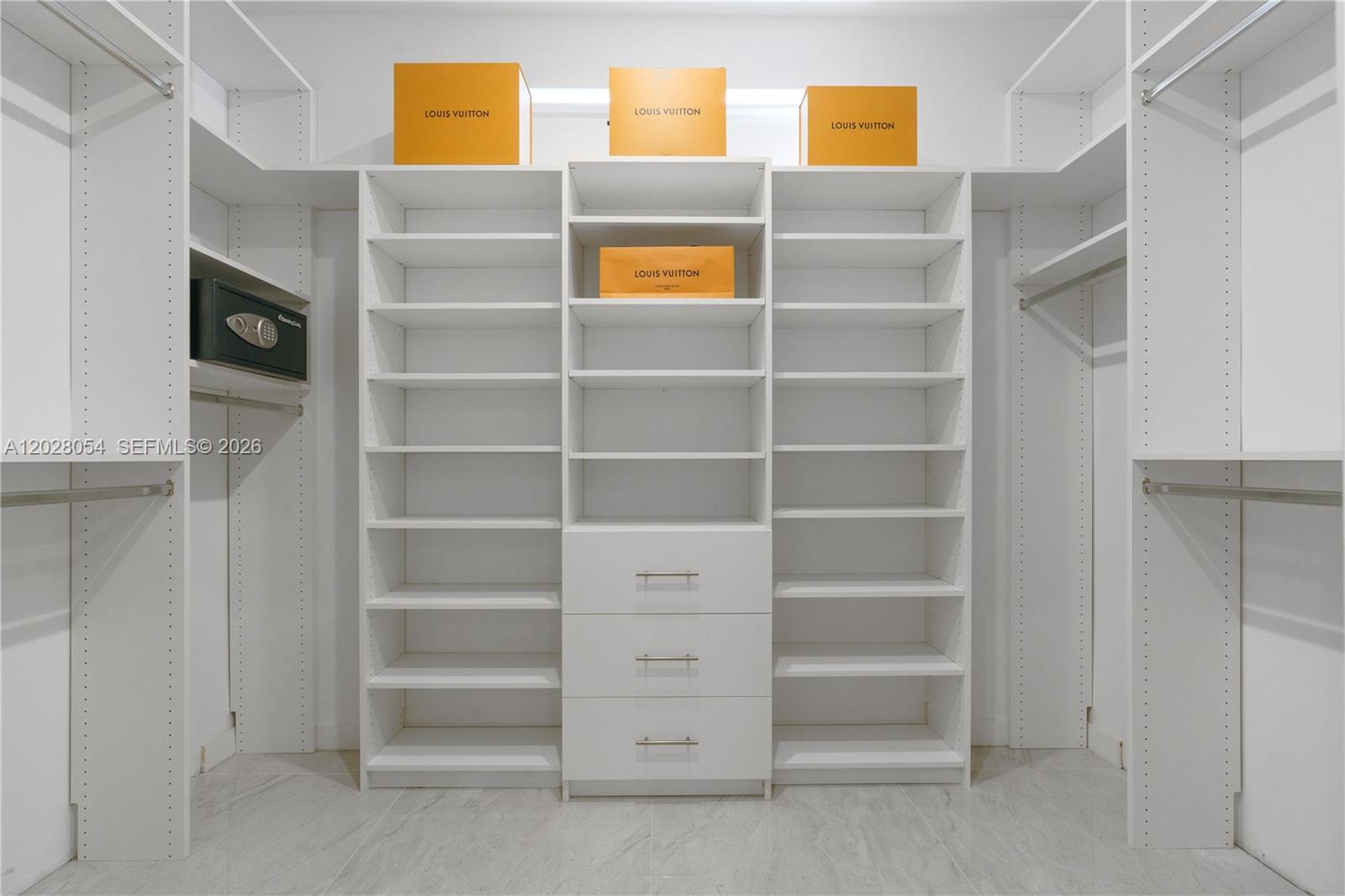 See details / 5000 sq. ft. $ 2026-05-30 0 Photo