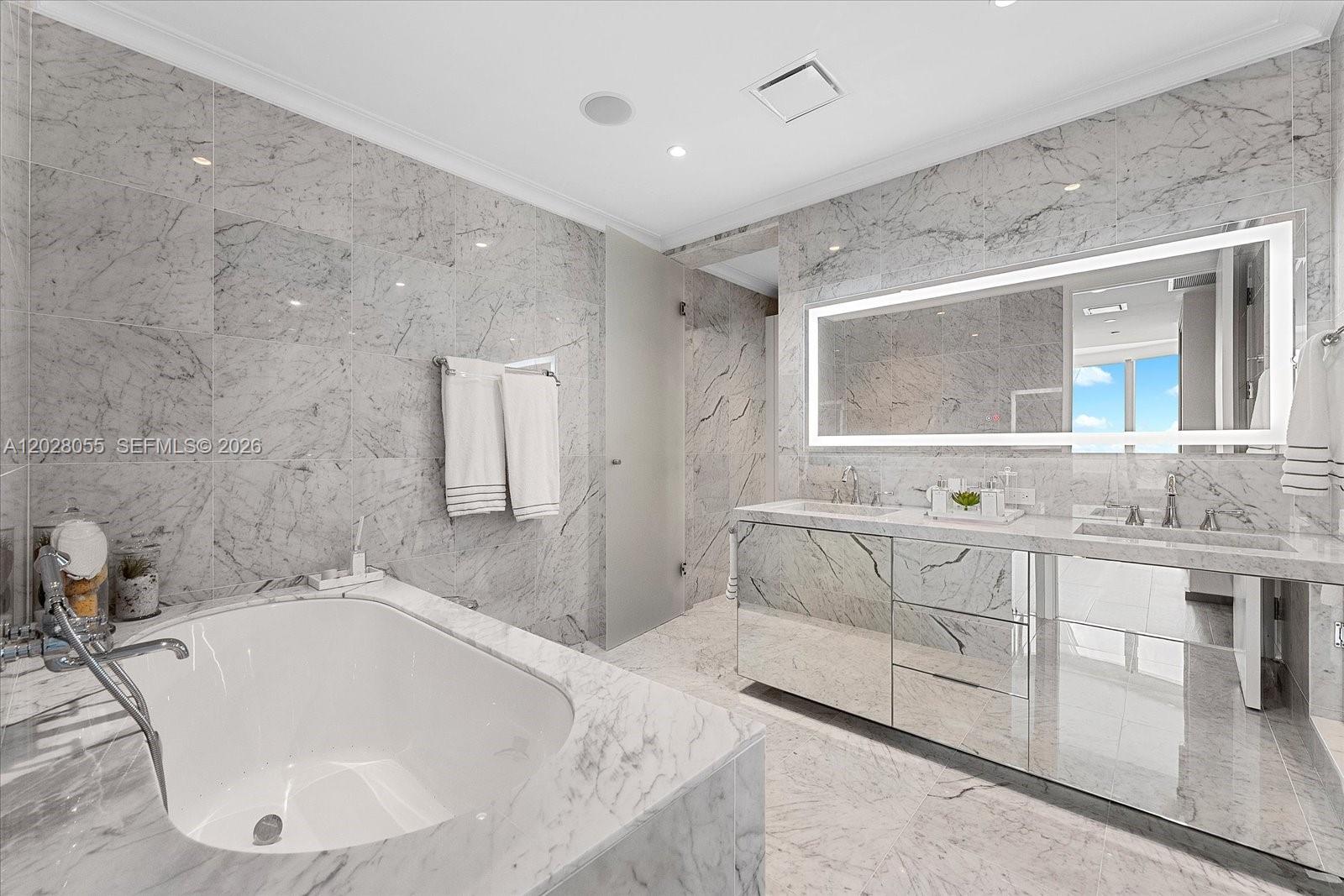 Ver detalles 3101 3 / 5 2688 sq. ft. $ 2026-05-30 0 foto