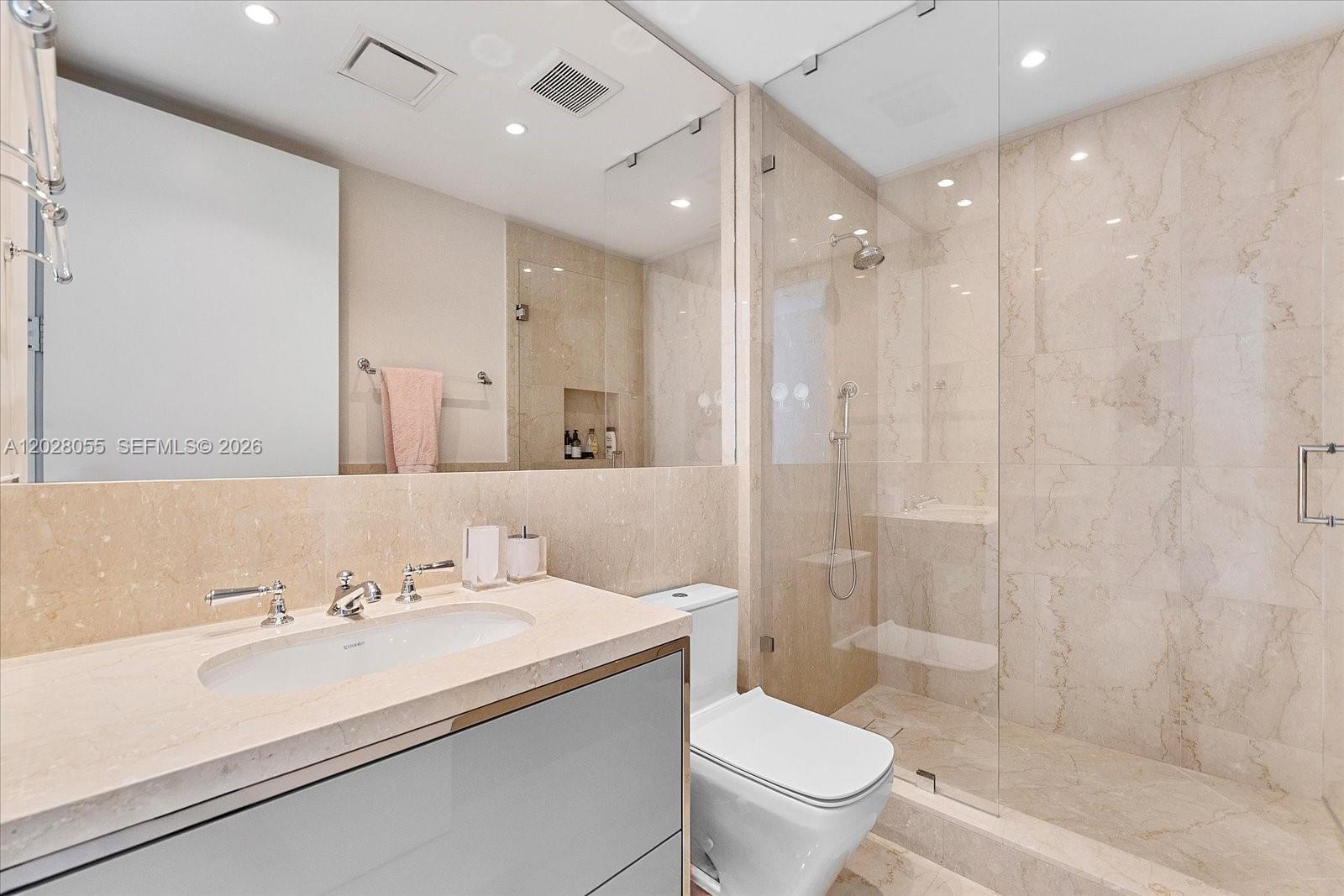 Ver detalles 3101 3 / 5 2688 sq. ft. $ 2026-05-30 0 foto