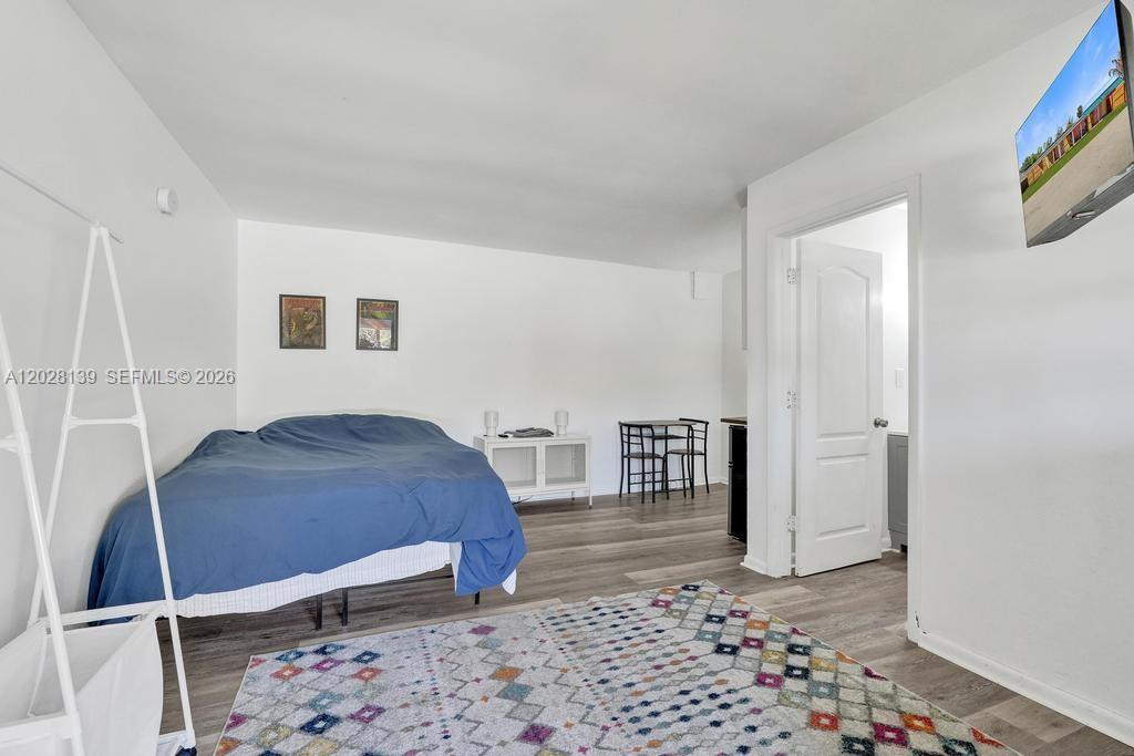 10  /   sq. ft. $ 2026-05-31 0 foto