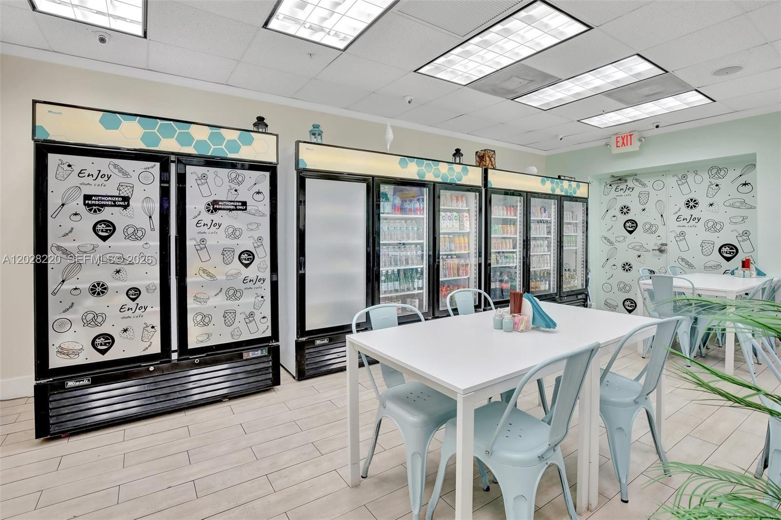 Photo of 3801 Ocean Dr #6Z, Hollywood, Florida, 33019 - Cafe