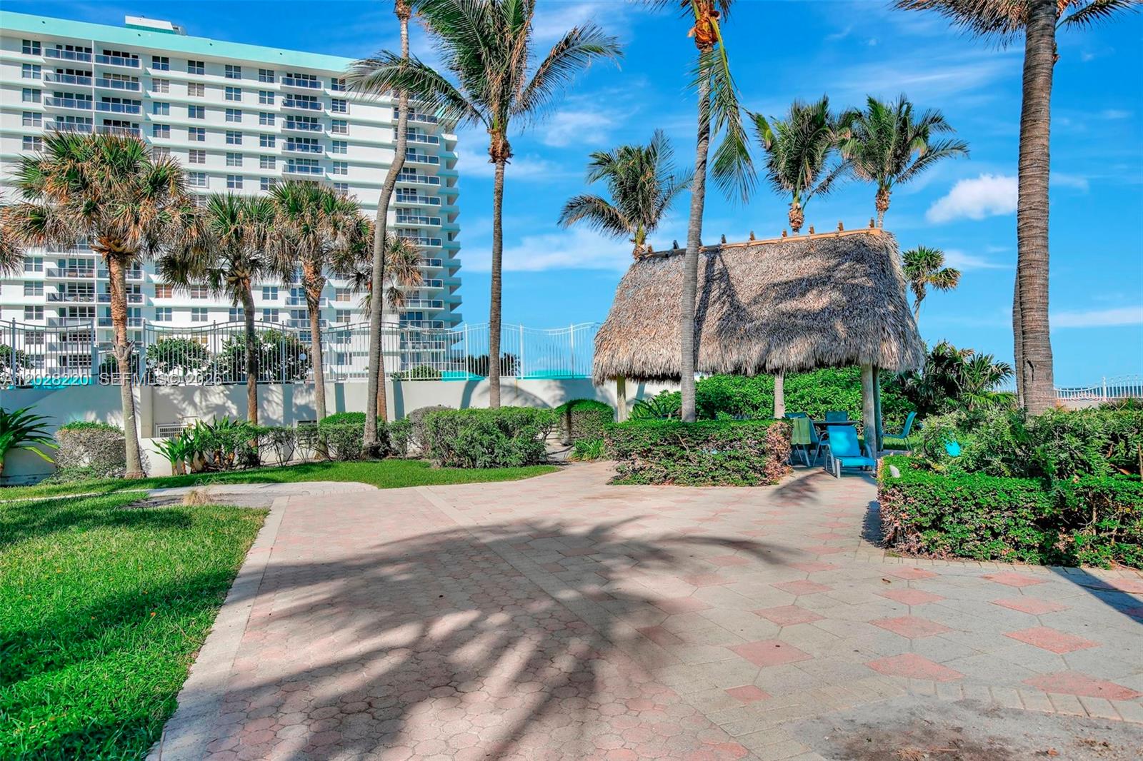 Photo of 3801 Ocean Dr #6Z, Hollywood, Florida, 33019 - Garden area
