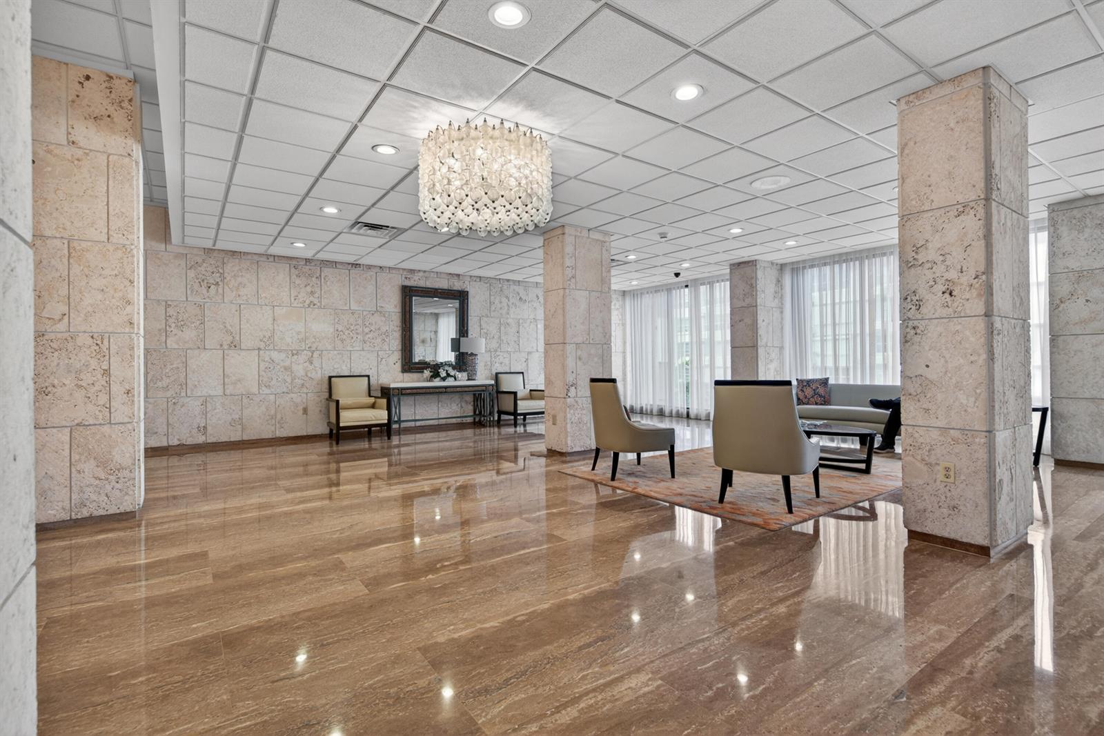 Ver detalles 10b 1 / 870 sq. ft. $ 2026-07-07 0 foto