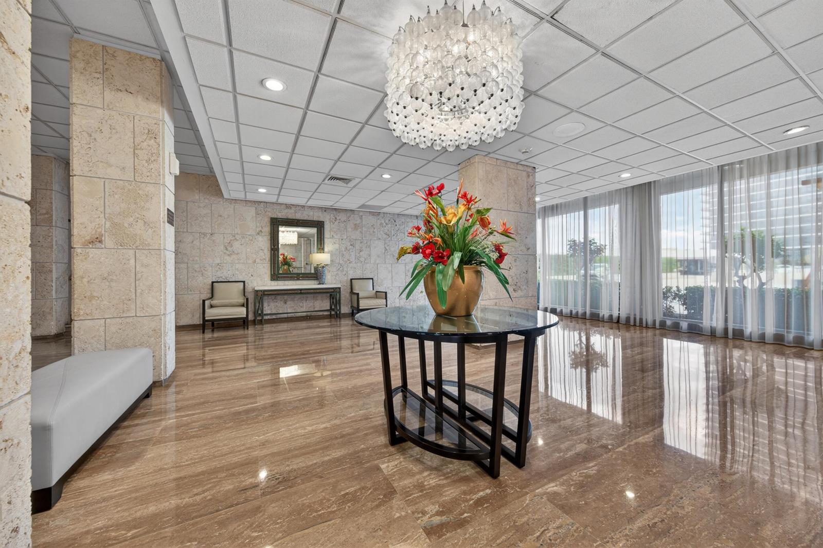 Ver detalles 10b 1 / 870 sq. ft. $ 2026-07-07 0 foto
