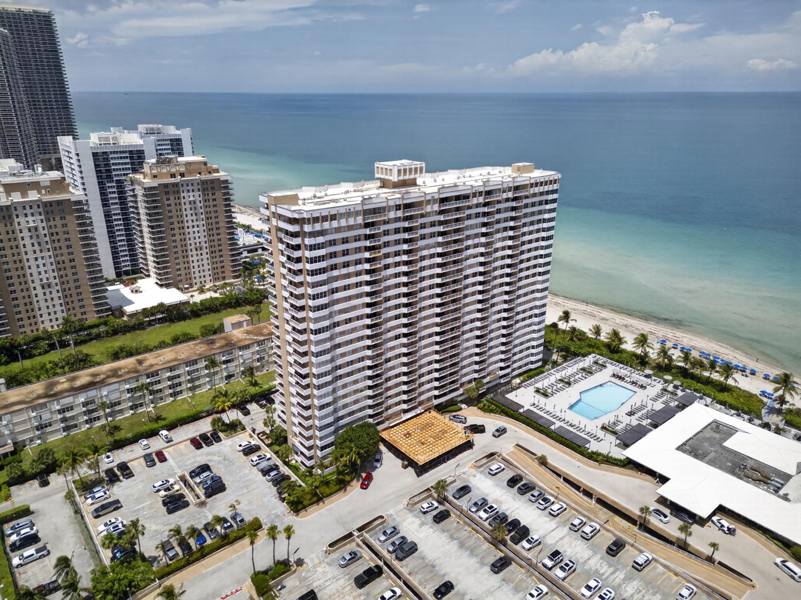 Ver detalles 10b 1 / 870 sq. ft. $ 2026-07-07 0 foto