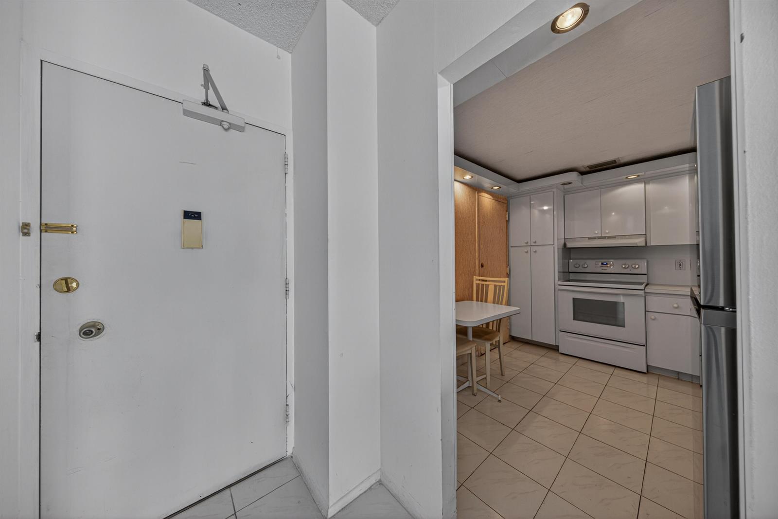 Ver detalles 10b 1 / 870 sq. ft. $ 2026-07-07 0 foto