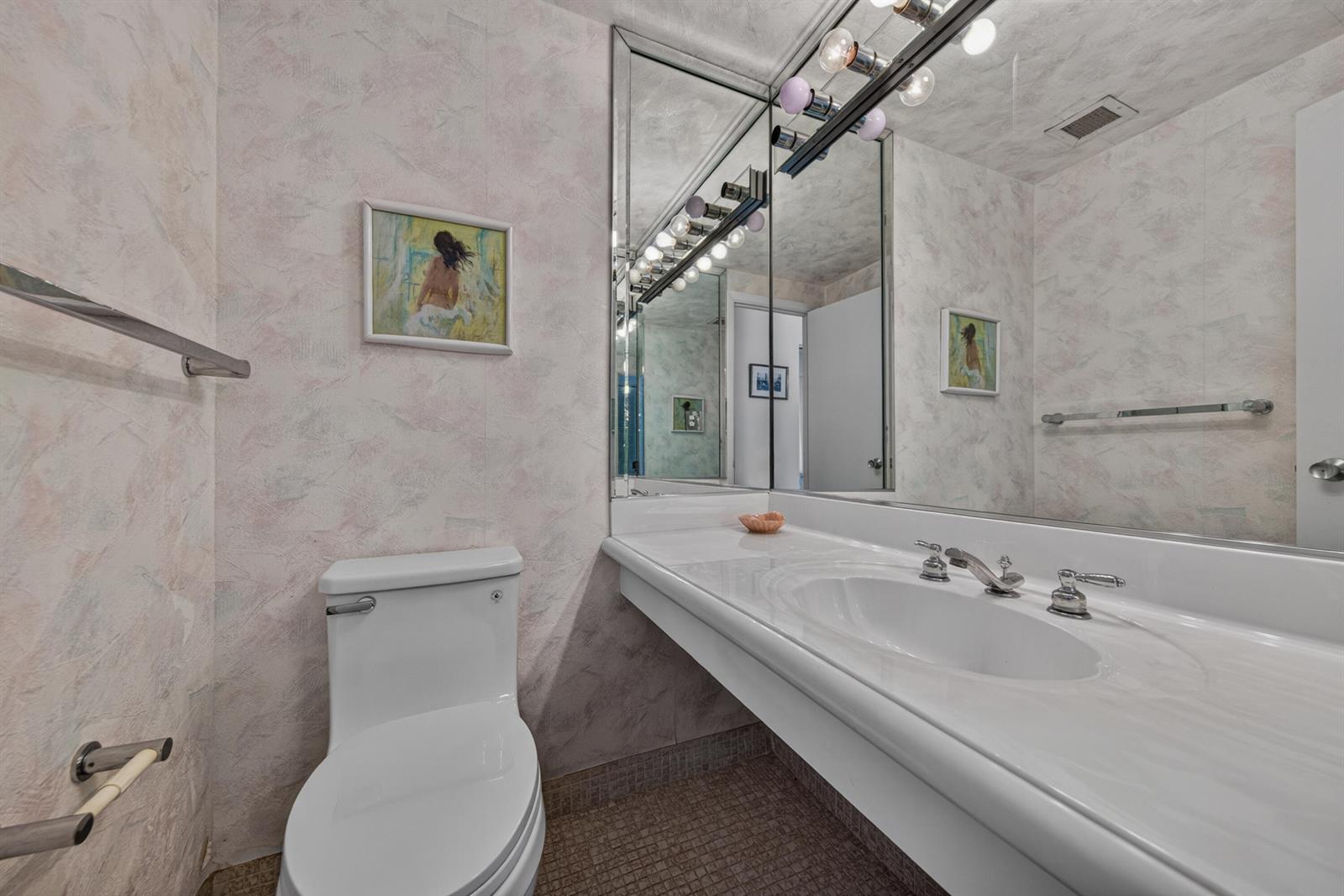 Ver detalles 10b 1 / 870 sq. ft. $ 2026-07-07 0 foto