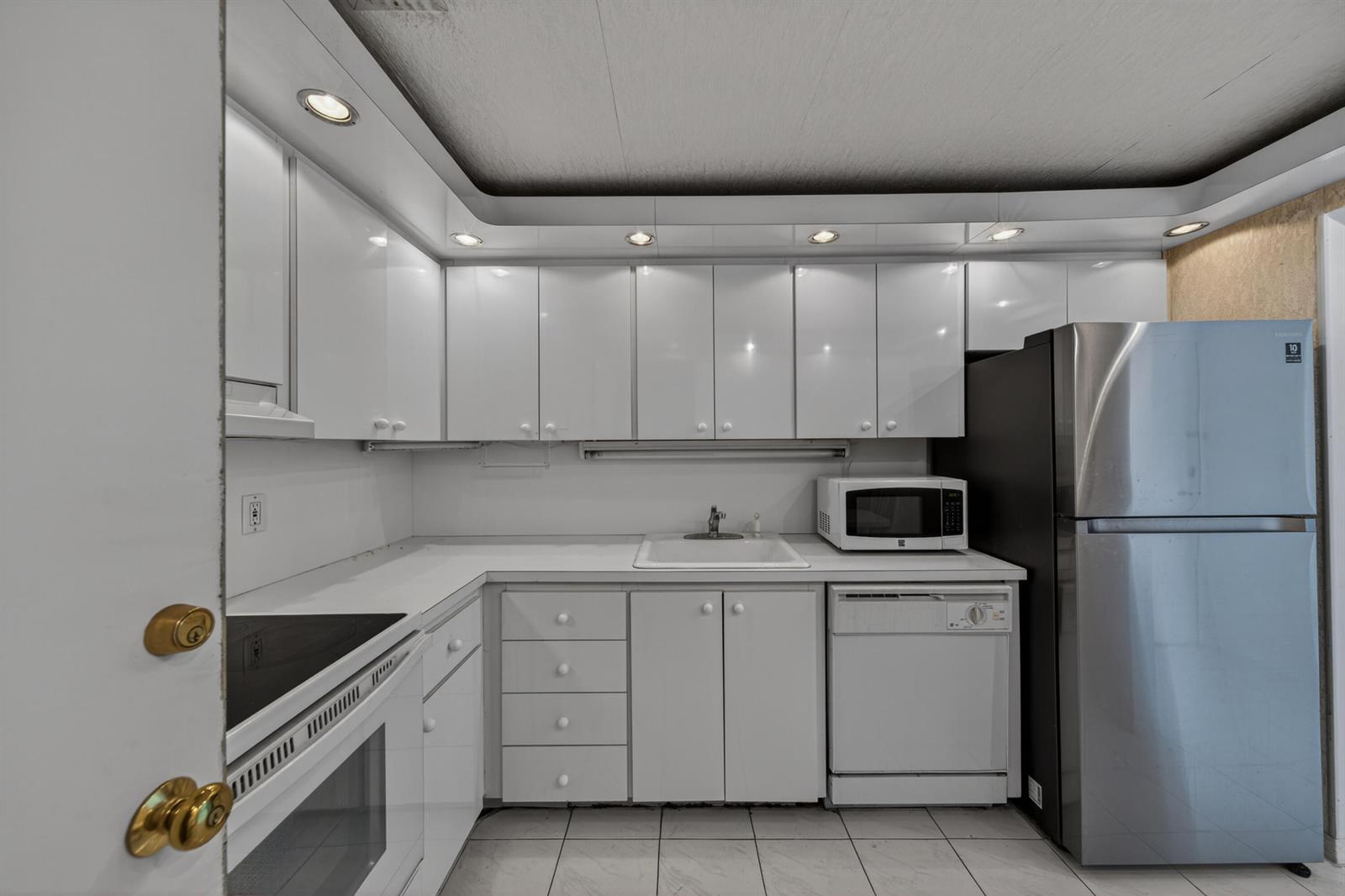 Ver detalles 10b 1 / 870 sq. ft. $ 2026-07-07 0 foto