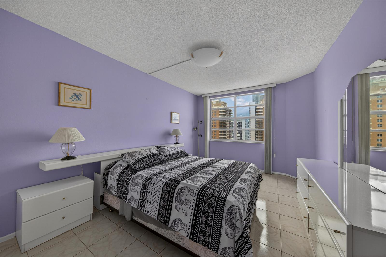 Ver detalles 10b 1 / 870 sq. ft. $ 2026-07-07 0 foto