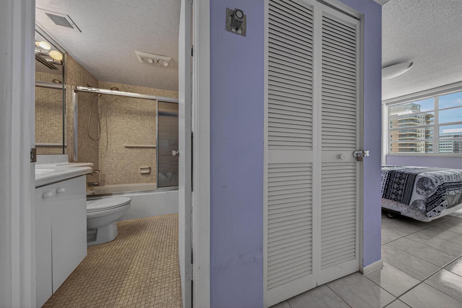 Ver detalles 10b 1 / 870 sq. ft. $ 2026-07-07 0 foto