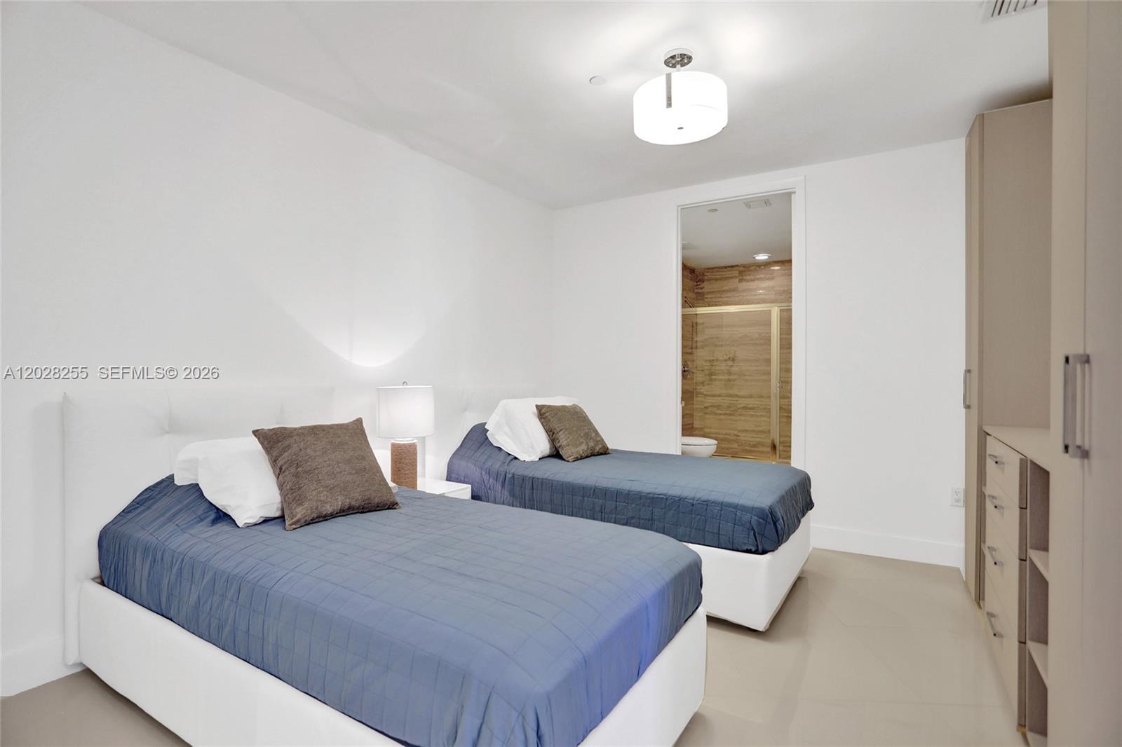 See details 2807 3 / 3 2106 sq. ft. $ 2026-05-31 0 Photo