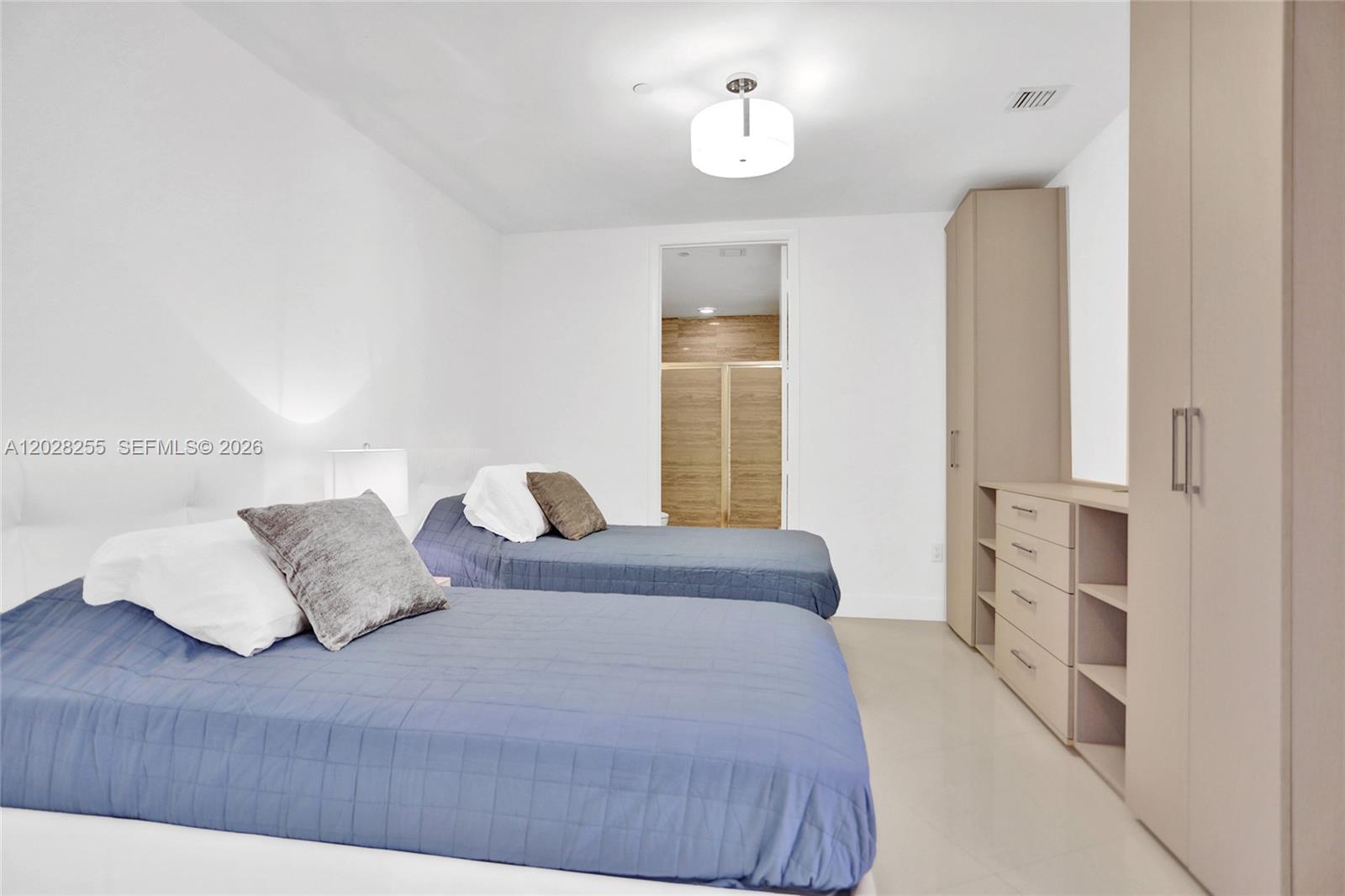 See details 2807 3 / 3 2106 sq. ft. $ 2026-05-31 0 Photo