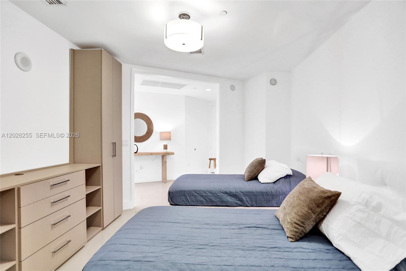 See details 2807 3 / 3 2106 sq. ft. $ 2026-05-31 0 Photo