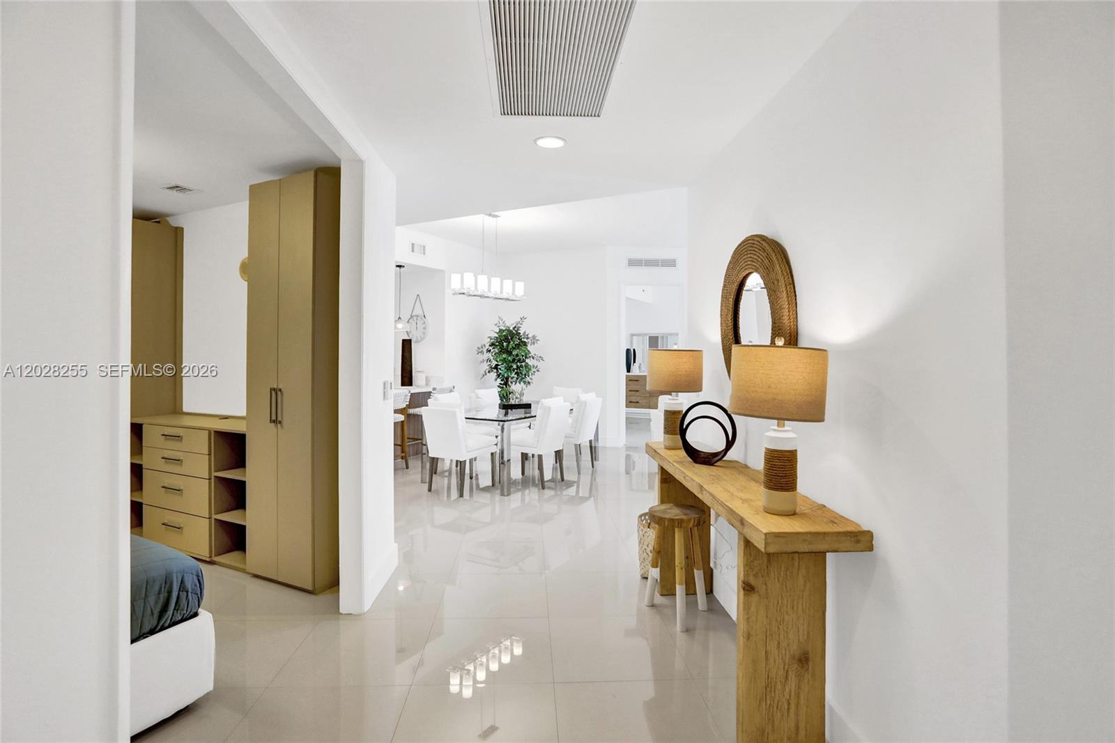 See details 2807 3 / 3 2106 sq. ft. $ 2026-05-31 0 Photo