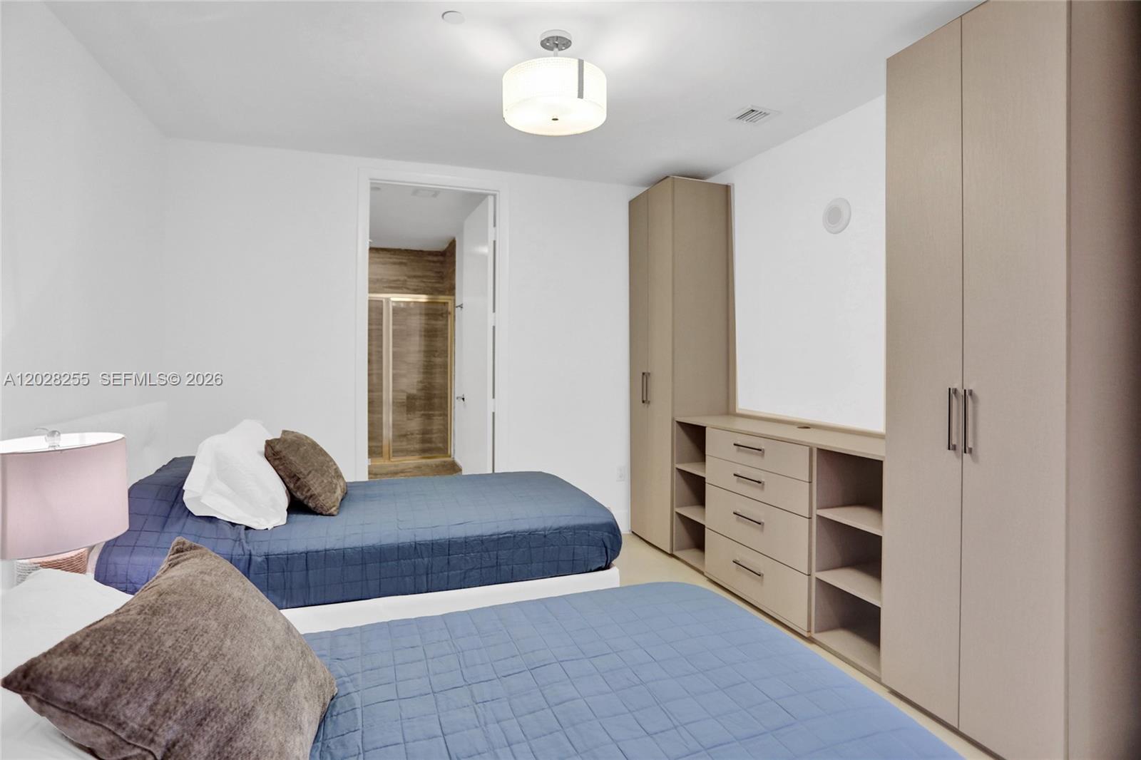 See details 2807 3 / 3 2106 sq. ft. $ 2026-05-31 0 Photo