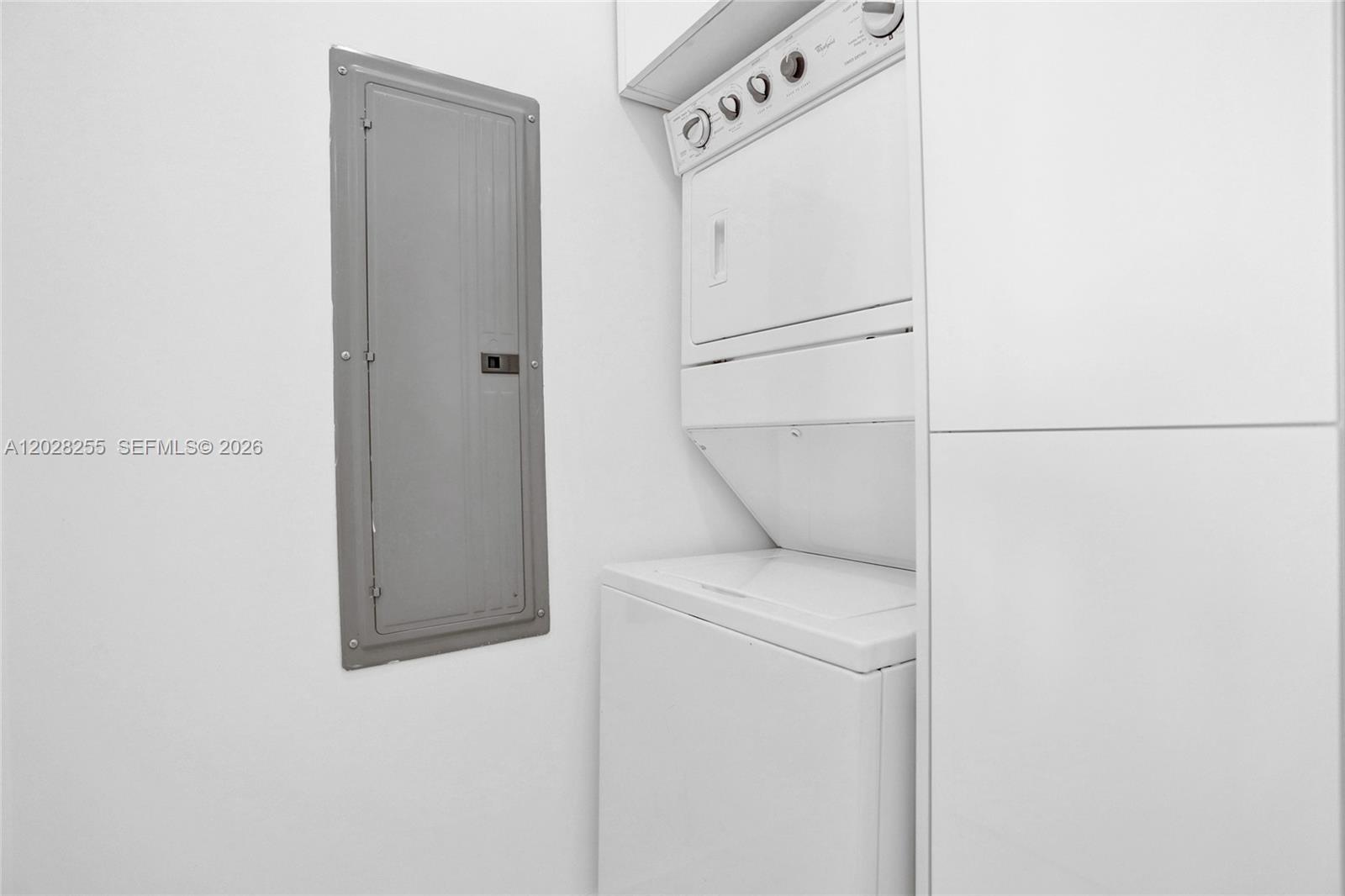 See details 2807 3 / 3 2106 sq. ft. $ 2026-05-31 0 Photo