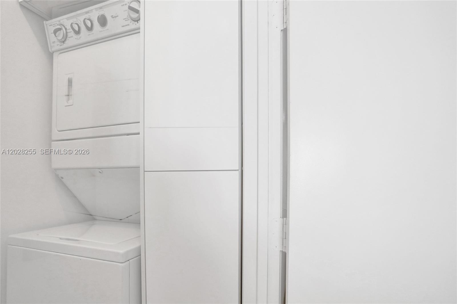 See details 2807 3 / 3 2106 sq. ft. $ 2026-05-31 0 Photo