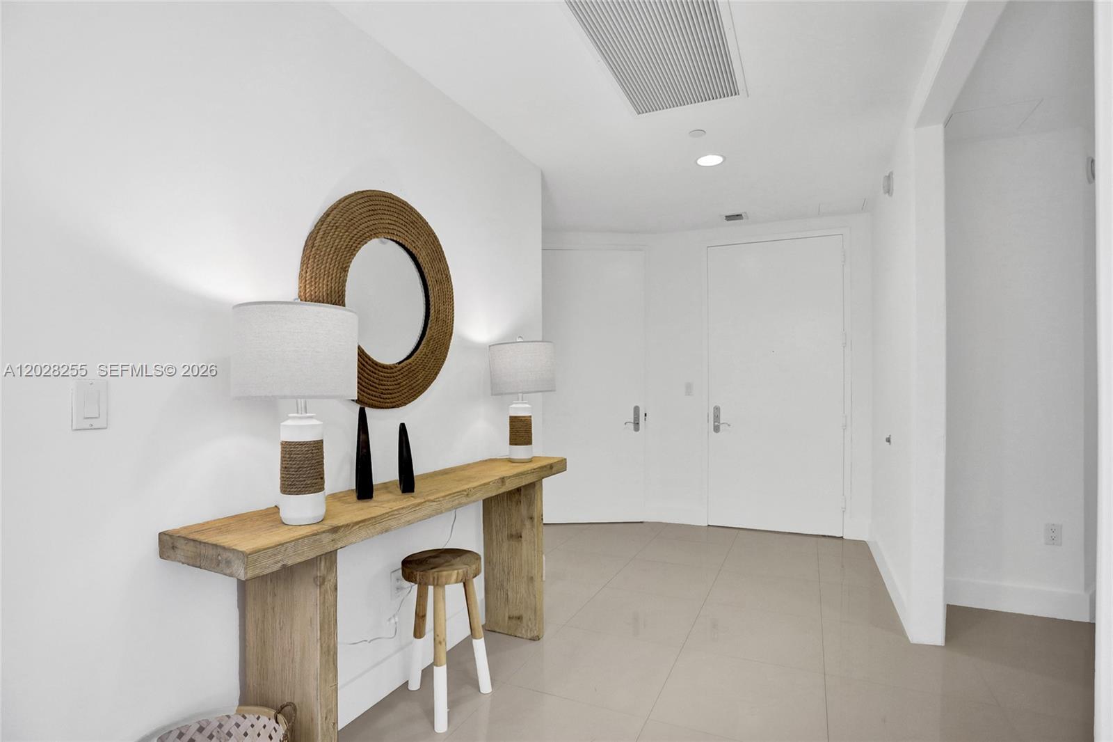 See details 2807 3 / 3 2106 sq. ft. $ 2026-05-31 0 Photo