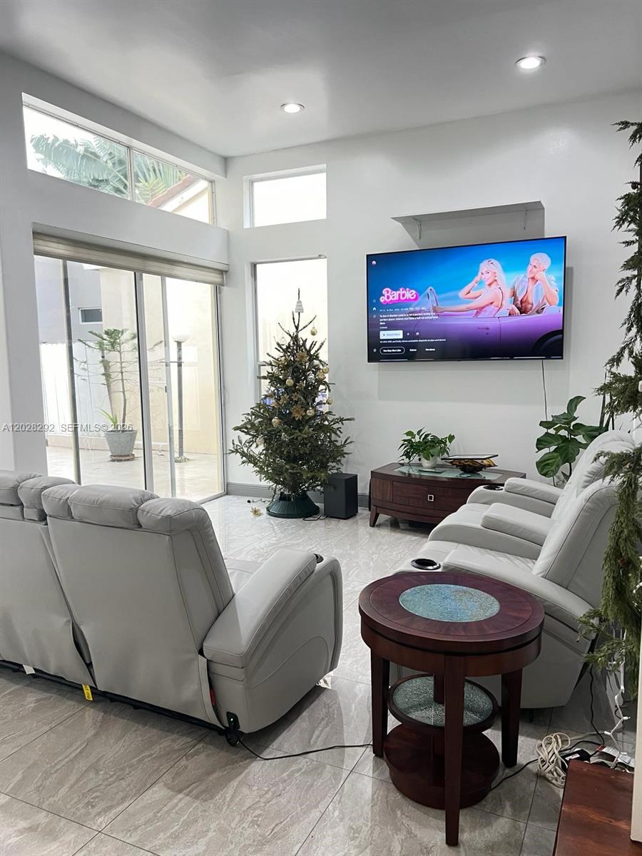 Photo of 1120 Papaya St  (1120), Hollywood, Florida, 33019 - 