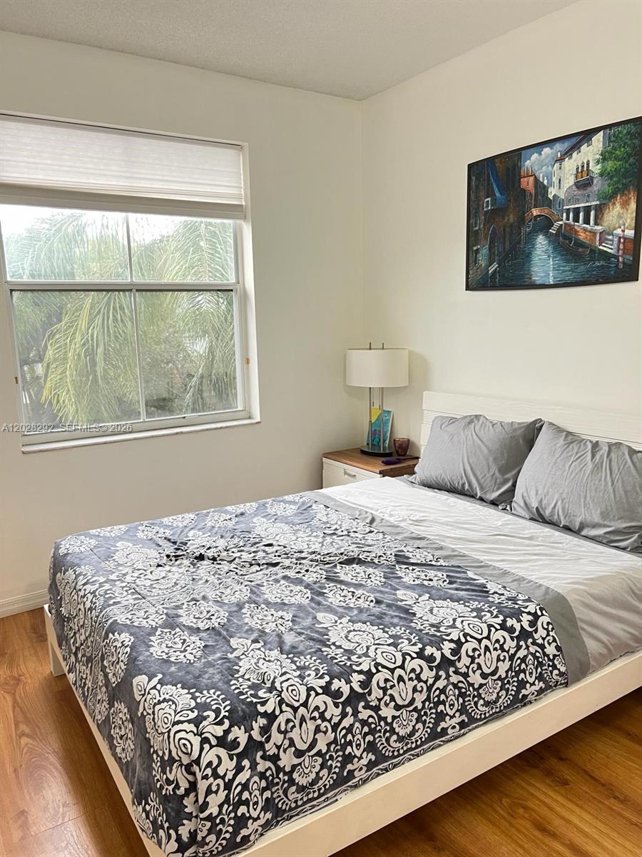 Photo of 1120 Papaya St  (1120), Hollywood, Florida, 33019 - 