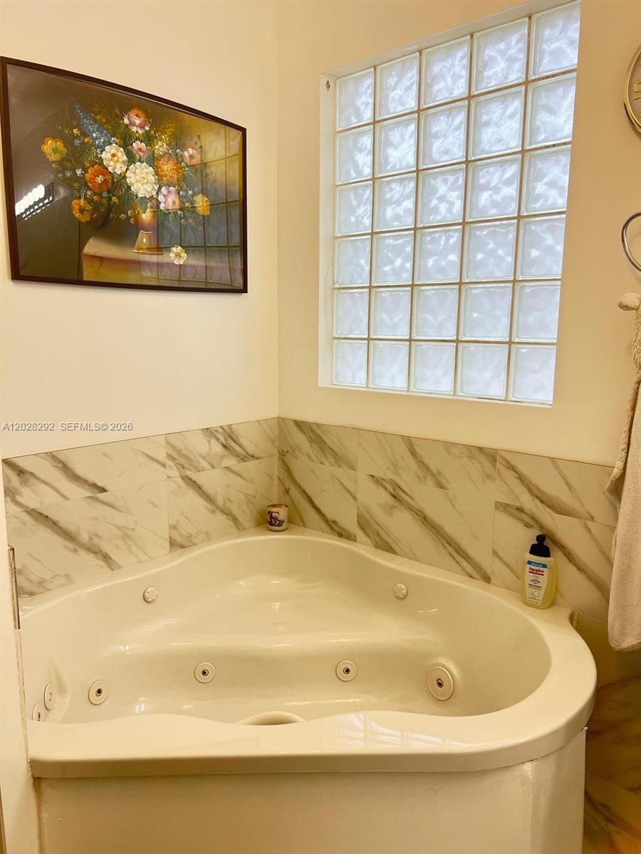 Photo of 1120 Papaya St  (1120), Hollywood, Florida, 33019 - 