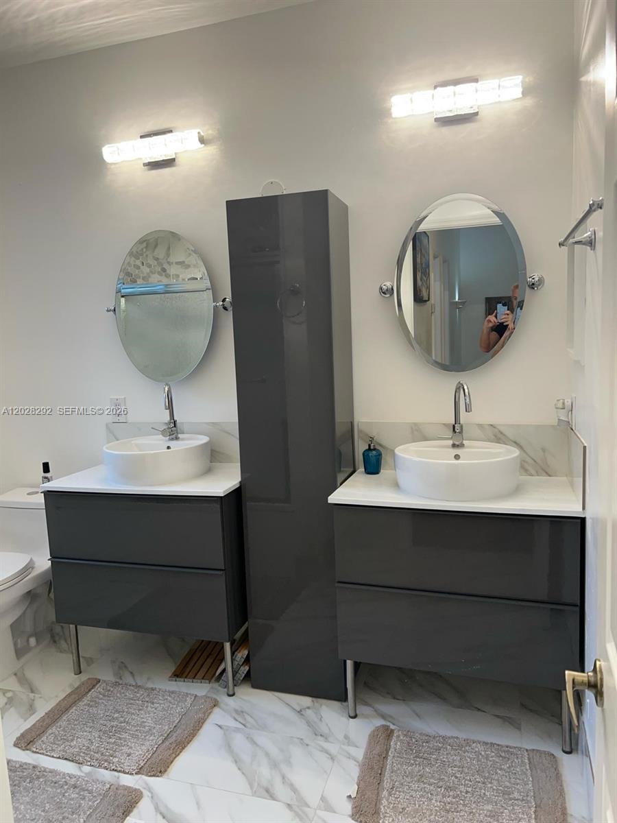 Photo of 1120 Papaya St  (1120), Hollywood, Florida, 33019 - 