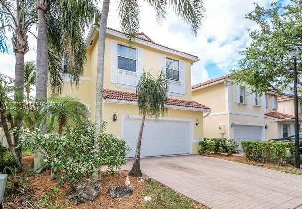 Photo of 1120 Papaya St  (1120), Hollywood, Florida, 33019 - 