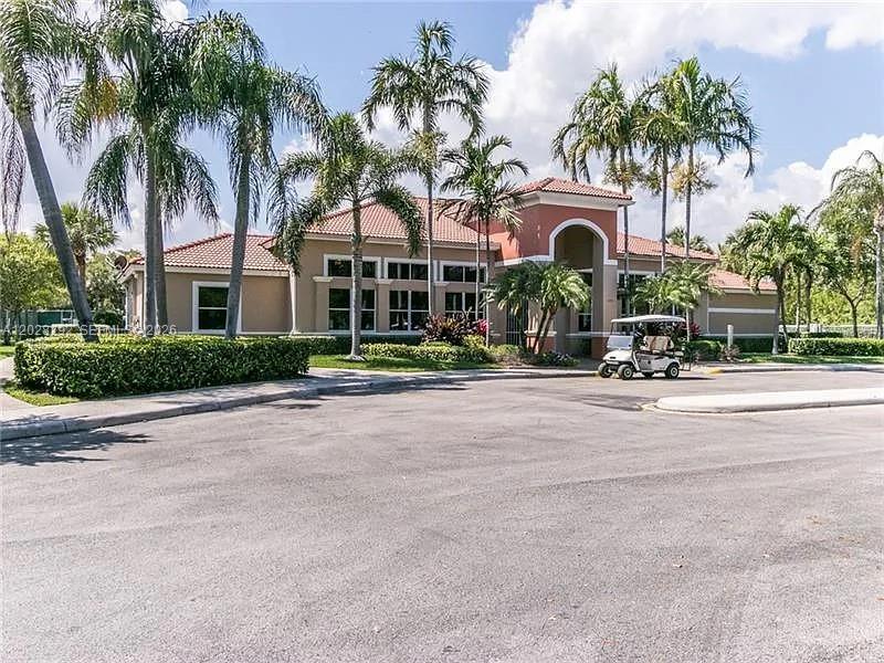 Photo of 1120 Papaya St  (1120), Hollywood, Florida, 33019 - 