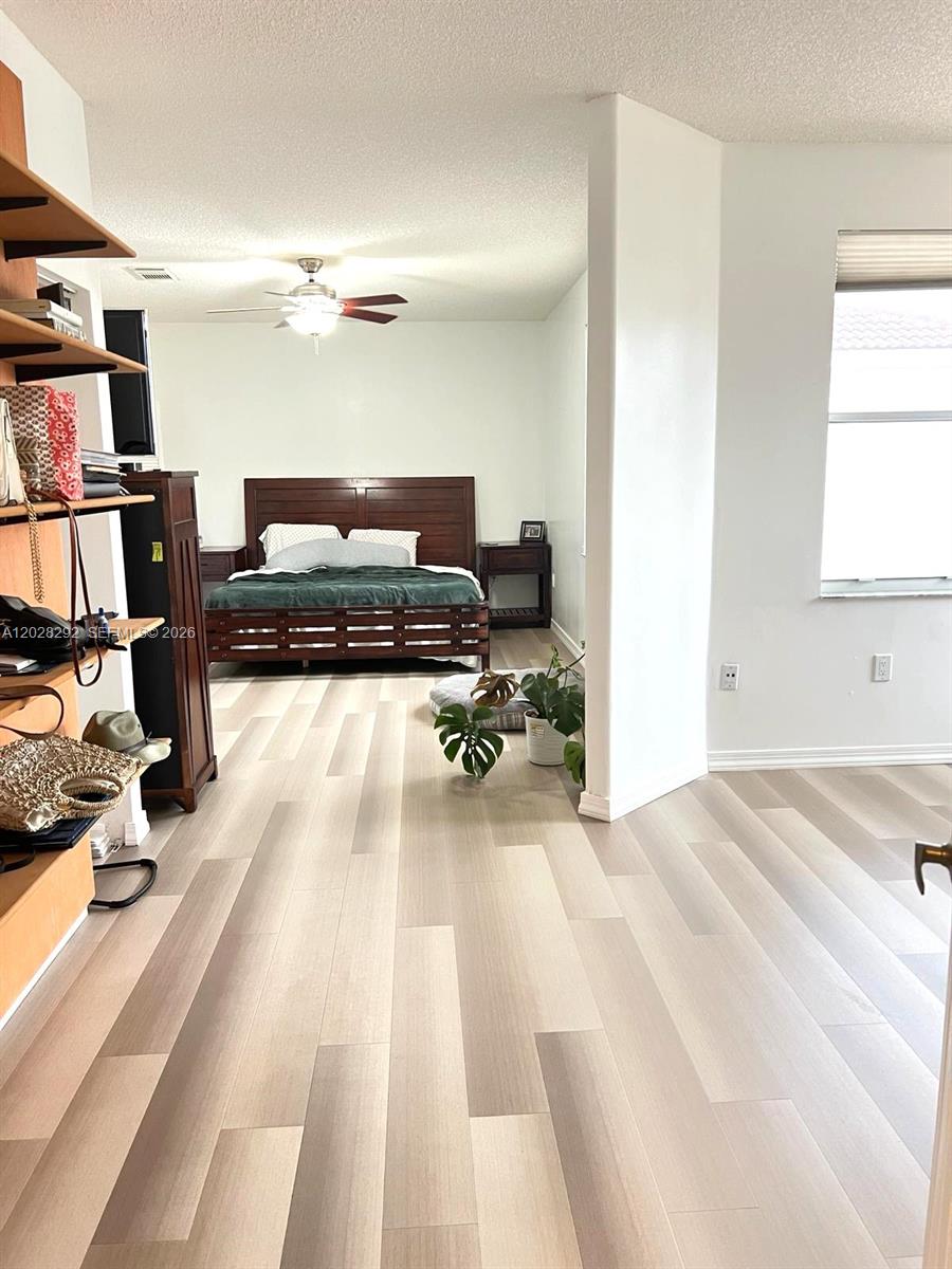 Photo of 1120 Papaya St  (1120), Hollywood, Florida, 33019 - 