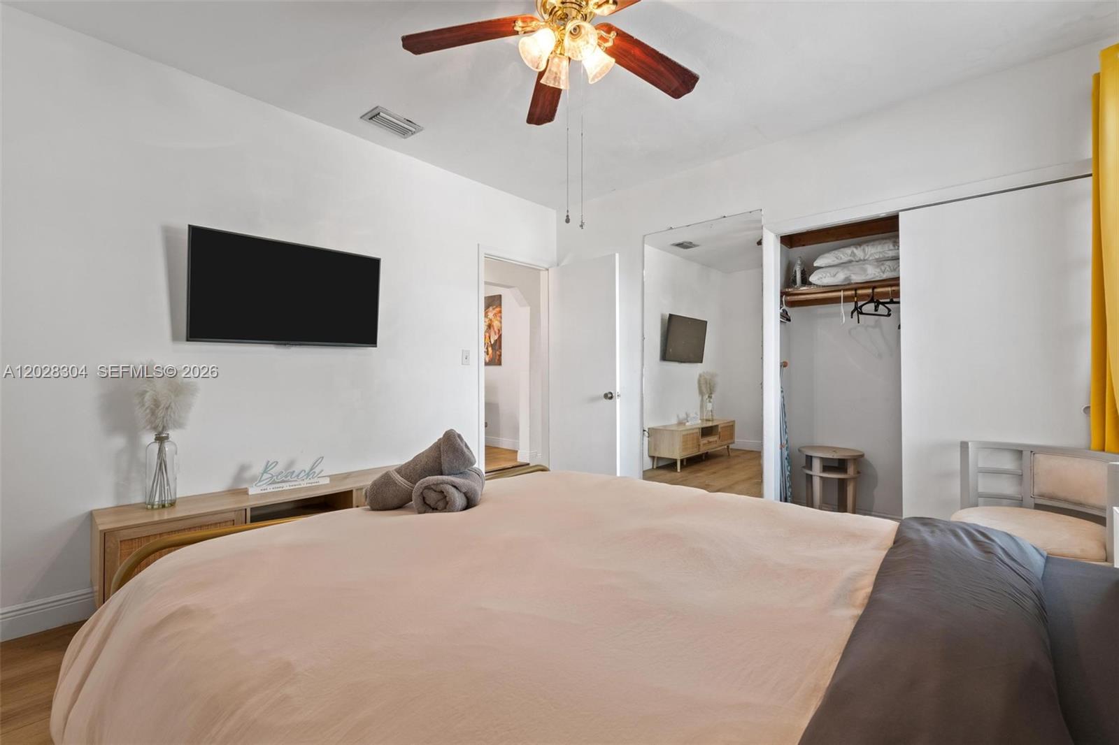 See details / 2211 sq. ft. $ 2026-06-01 0 Photo