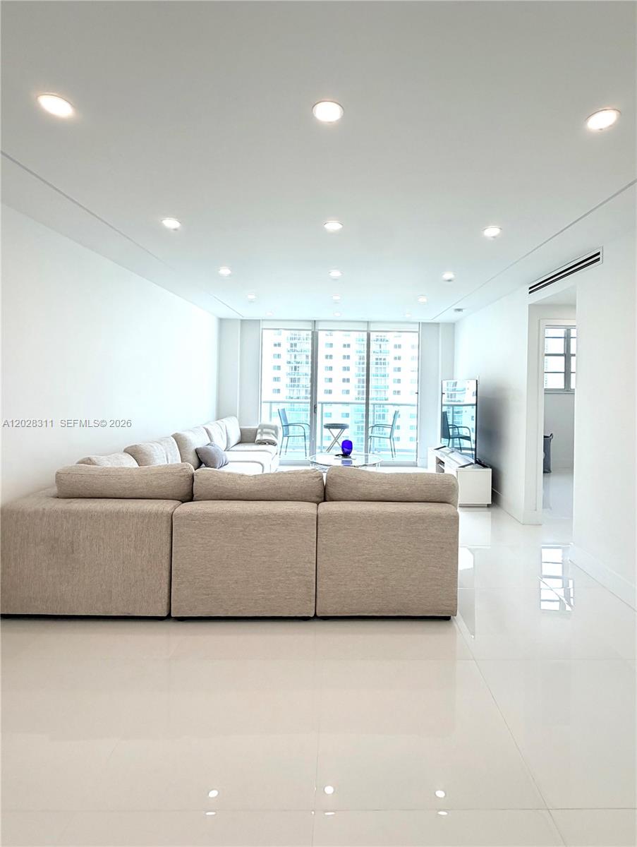 Photo of 19390 Collins Ave #908, Sunny Isles Beach, Florida, 33160 -