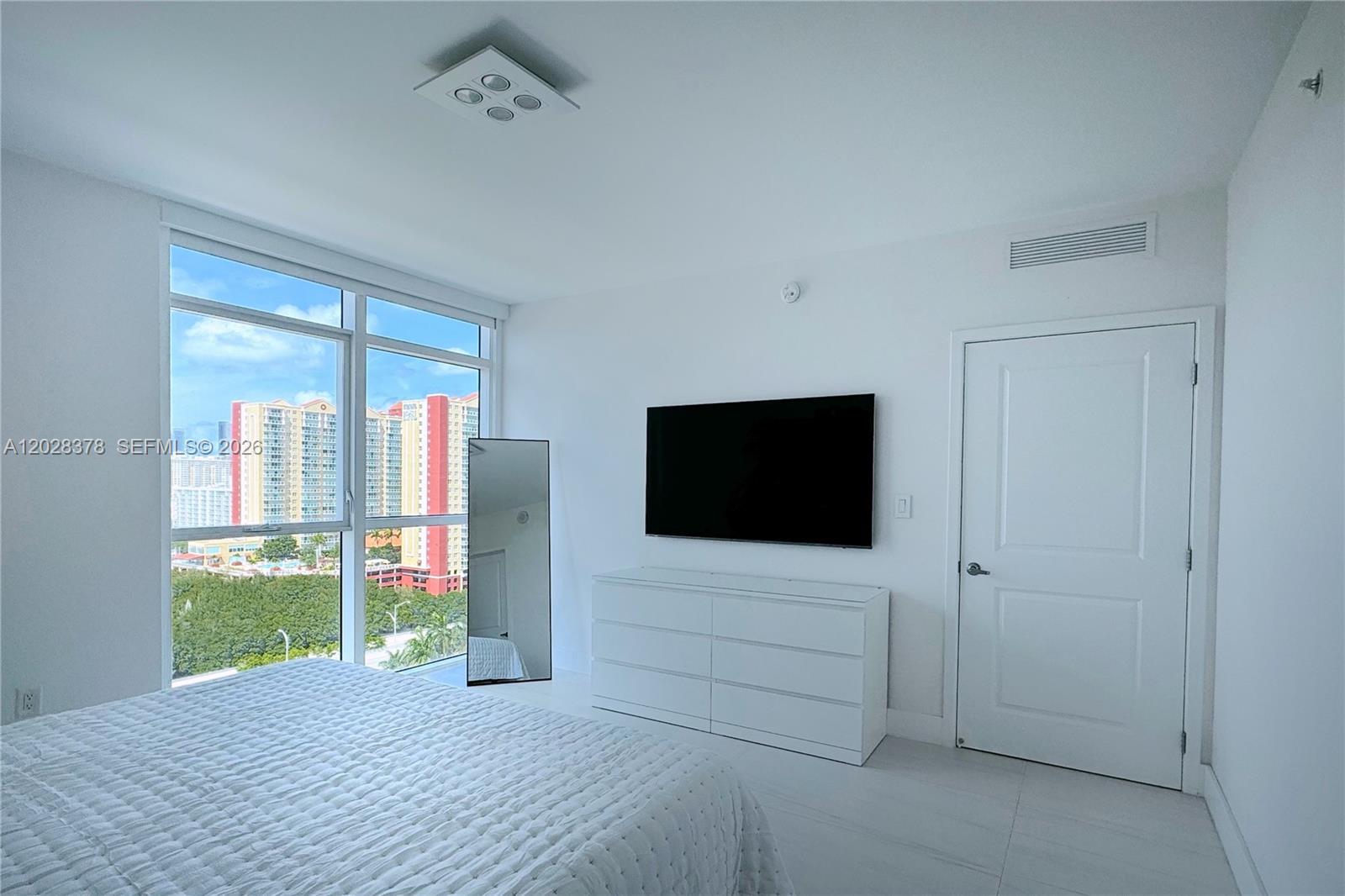 Photo of 400 Sunny Isles Blvd #1505, Sunny Isles Beach, Florida, 33160 -