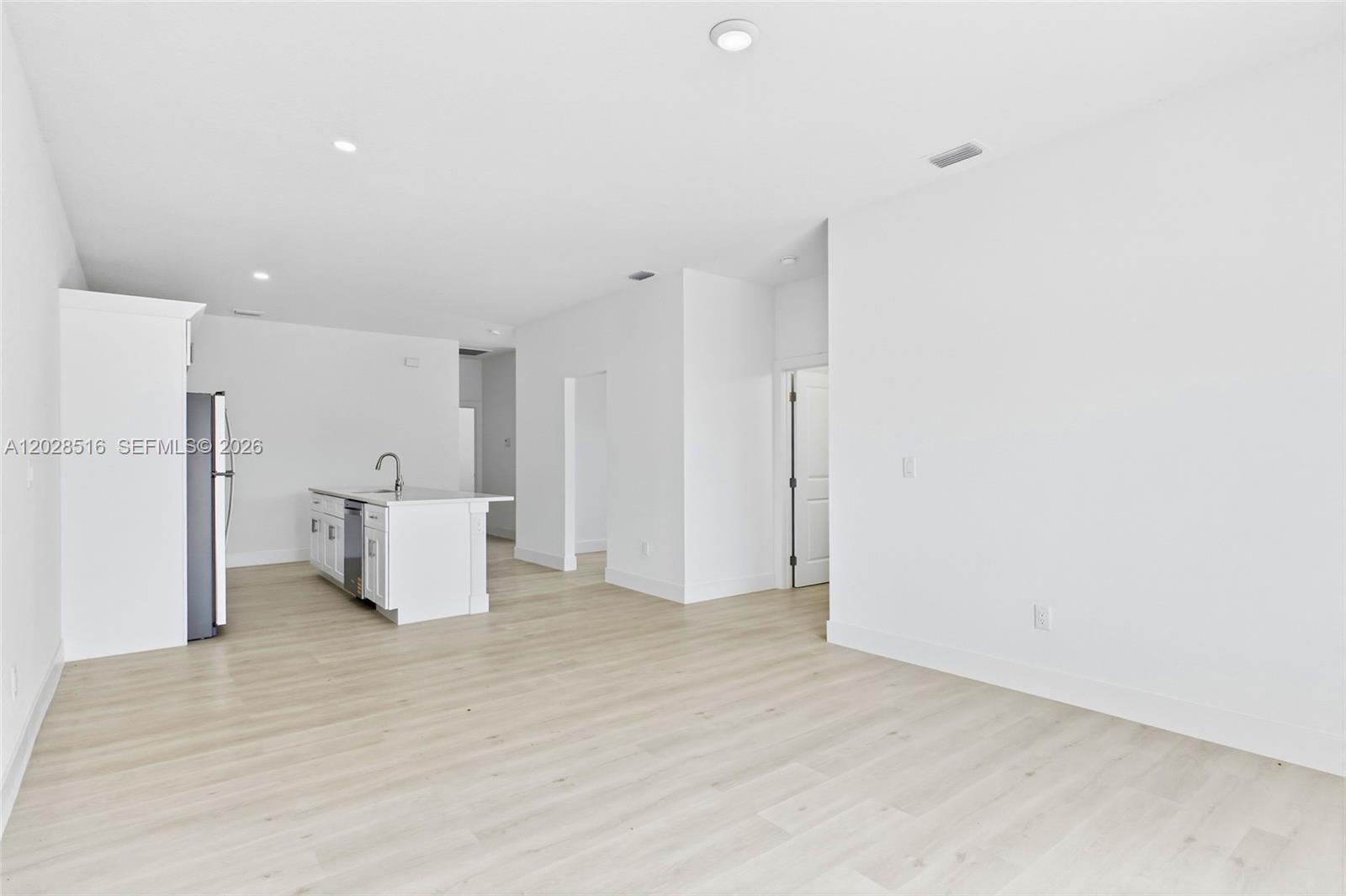   /  2368 sq. ft. $ 2026-06-01 0 foto