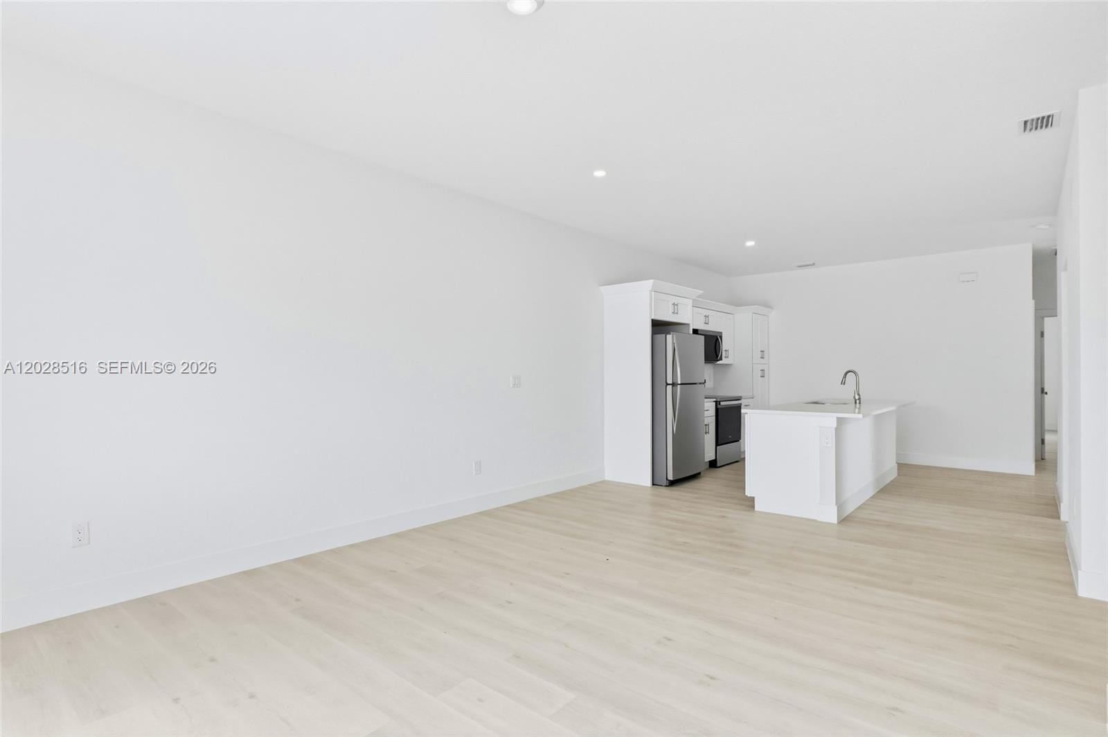   /  2368 sq. ft. $ 2026-06-01 0 foto