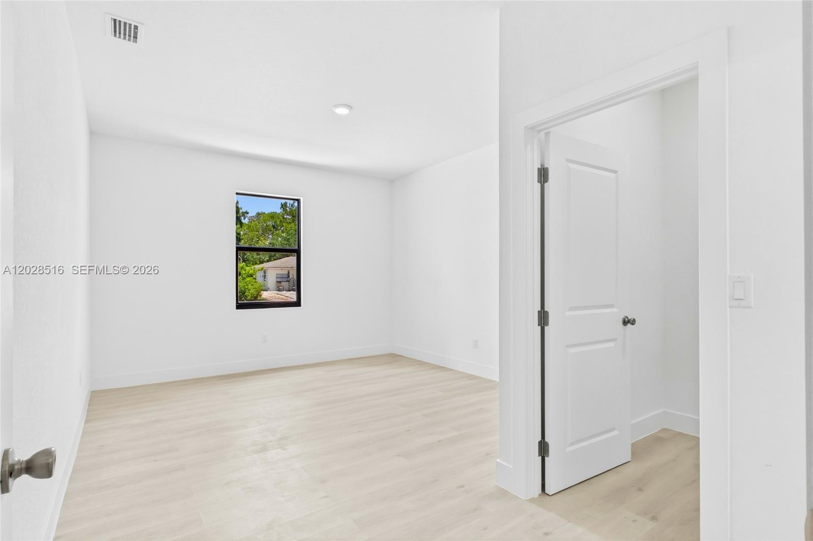   /  2368 sq. ft. $ 2026-06-01 0 foto