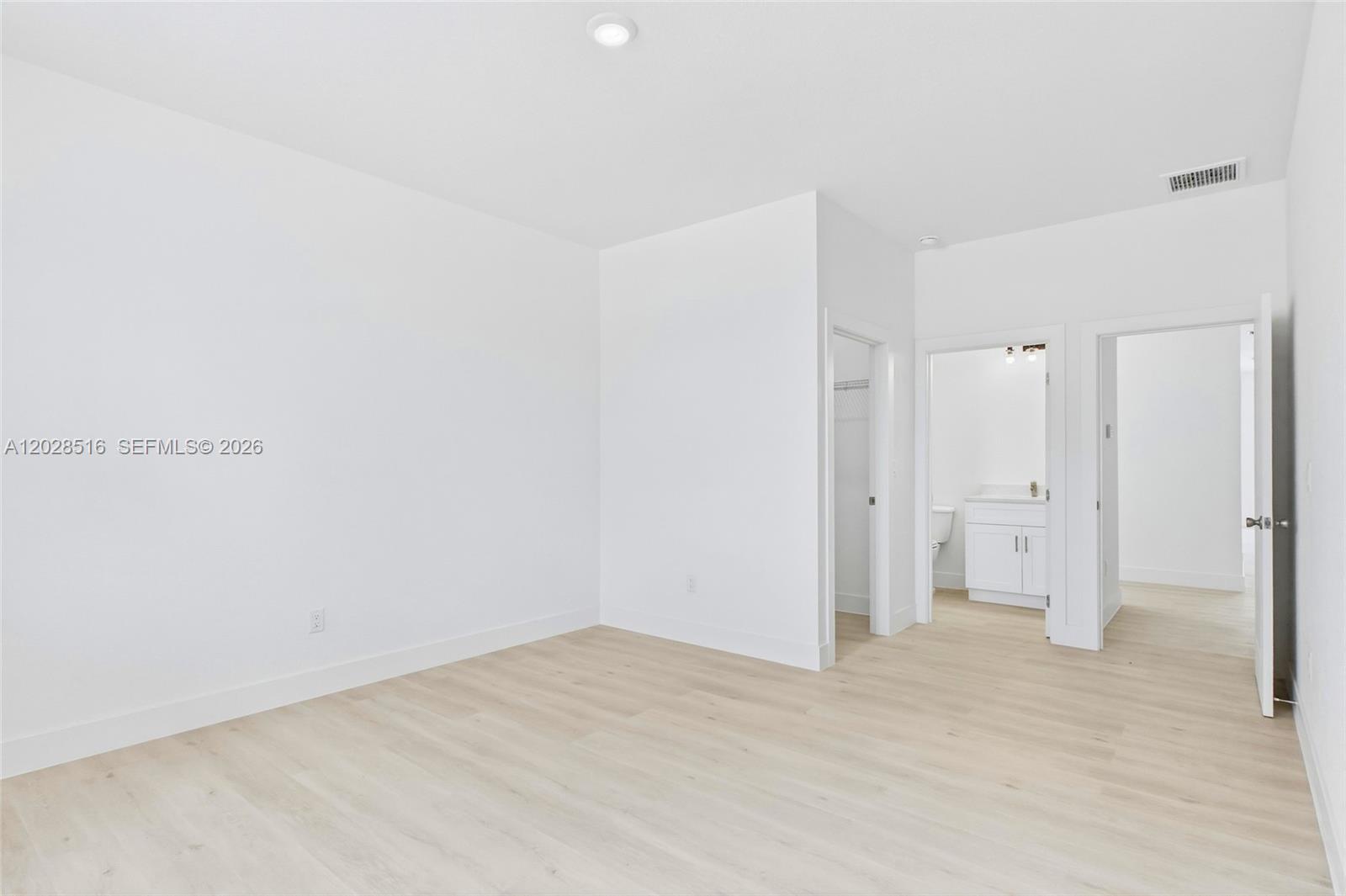   /  2368 sq. ft. $ 2026-06-01 0 foto