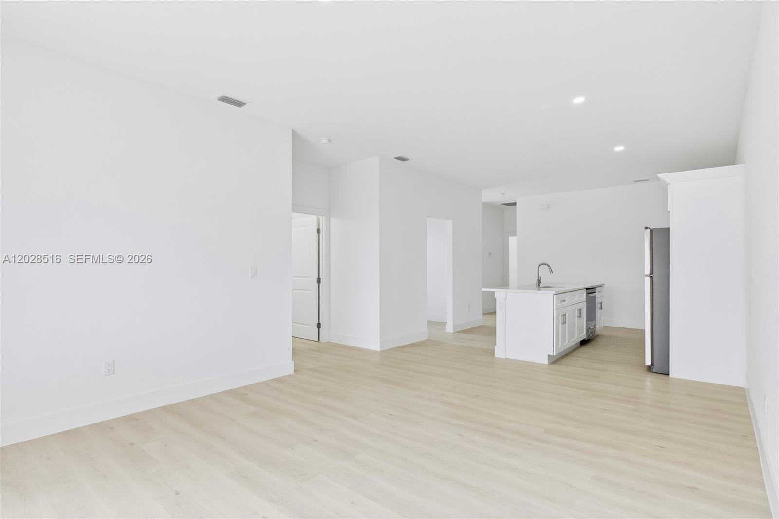   /  2368 sq. ft. $ 2026-06-01 0 foto