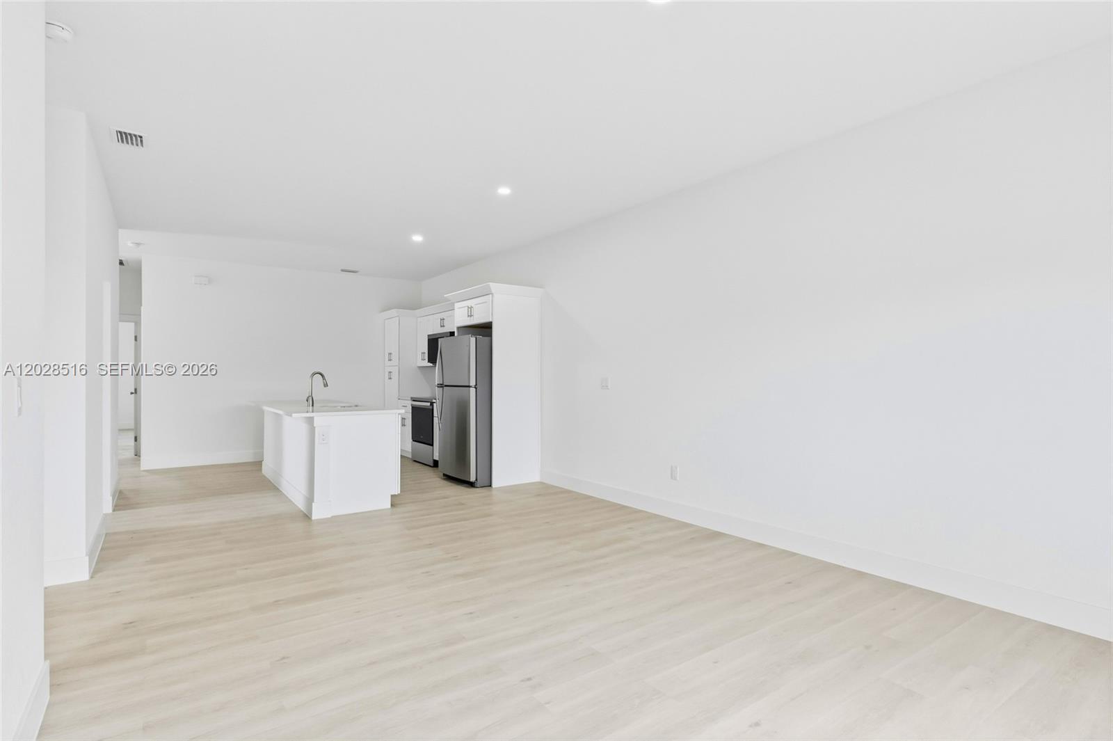   /  2368 sq. ft. $ 2026-06-01 0 foto