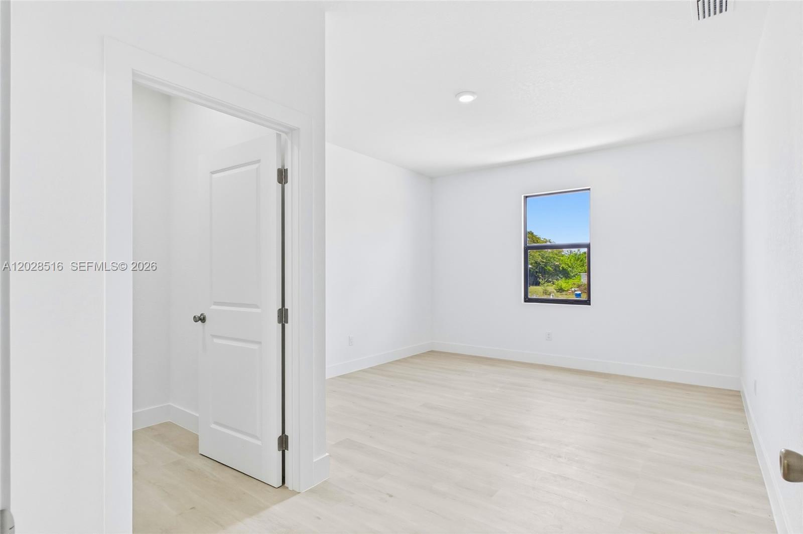   /  2368 sq. ft. $ 2026-06-01 0 foto