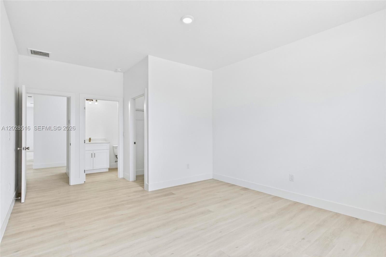   /  2368 sq. ft. $ 2026-06-01 0 foto
