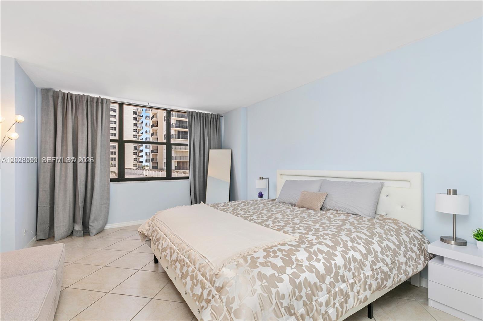 Photo of 2401 Ocean Dr #404, Hollywood, Florida, 33019 -