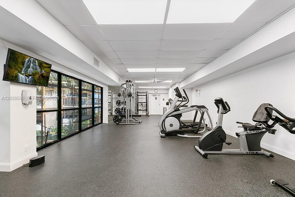 Photo of 2401 Ocean Dr #404, Hollywood, Florida, 33019 -