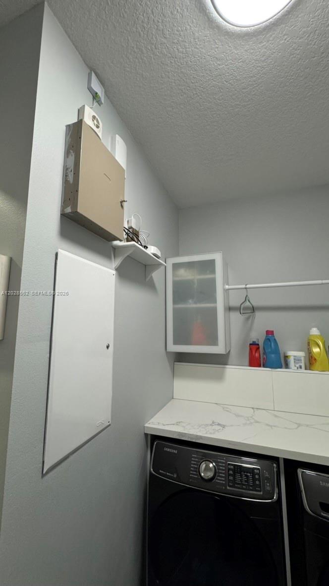 See details 19329 4 / 3 2223 sq. ft. $ 2026-06-01 0 Photo