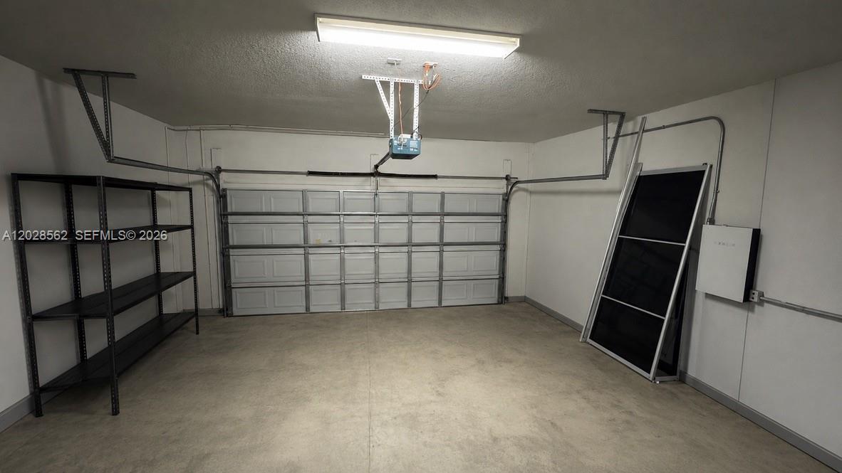 See details 19329 4 / 3 2223 sq. ft. $ 2026-06-01 0 Photo