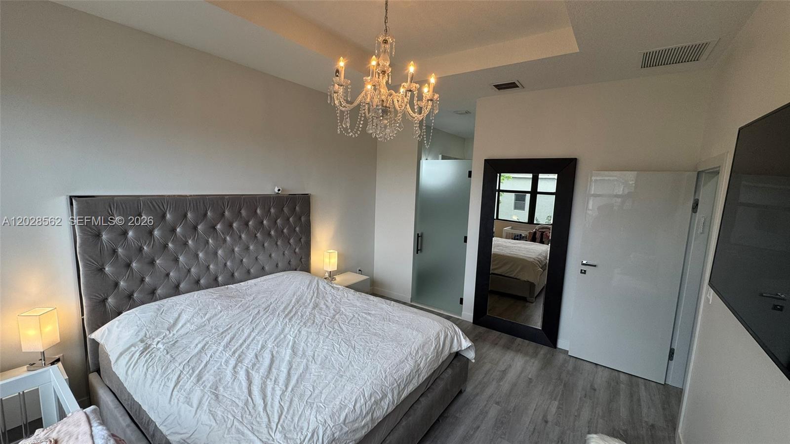 See details 19329 4 / 3 2223 sq. ft. $ 2026-06-01 0 Photo