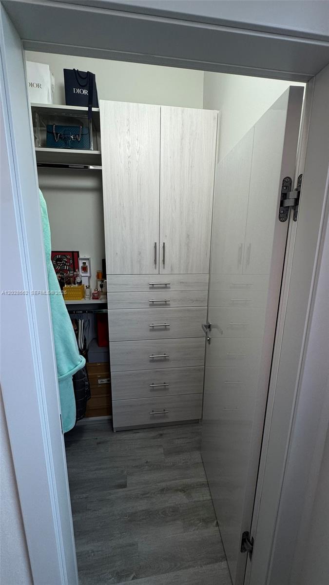 See details 19329 4 / 3 2223 sq. ft. $ 2026-06-01 0 Photo