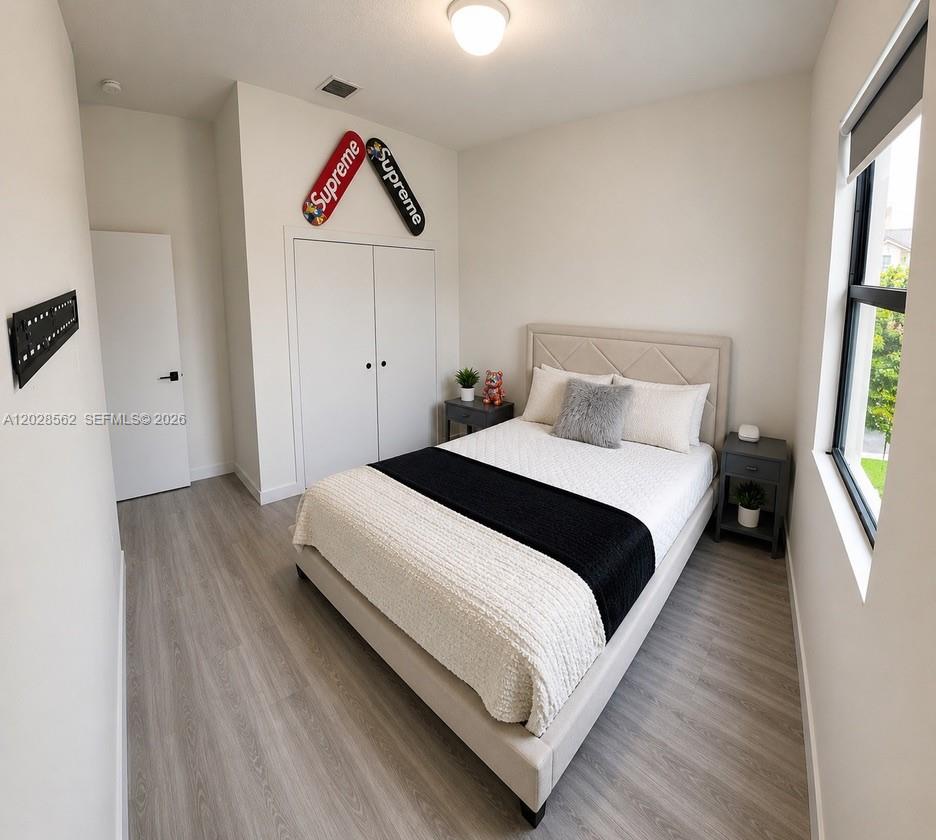See details 19329 4 / 3 2223 sq. ft. $ 2026-06-01 0 Photo
