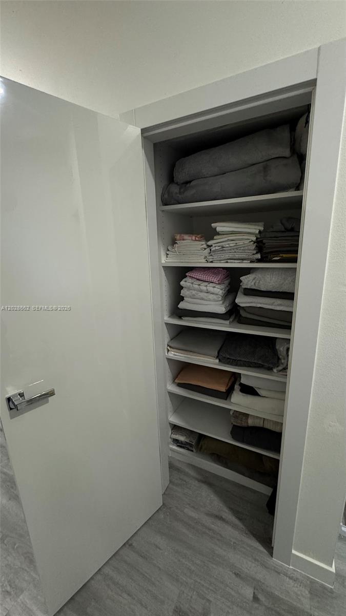 See details 19329 4 / 3 2223 sq. ft. $ 2026-06-01 0 Photo
