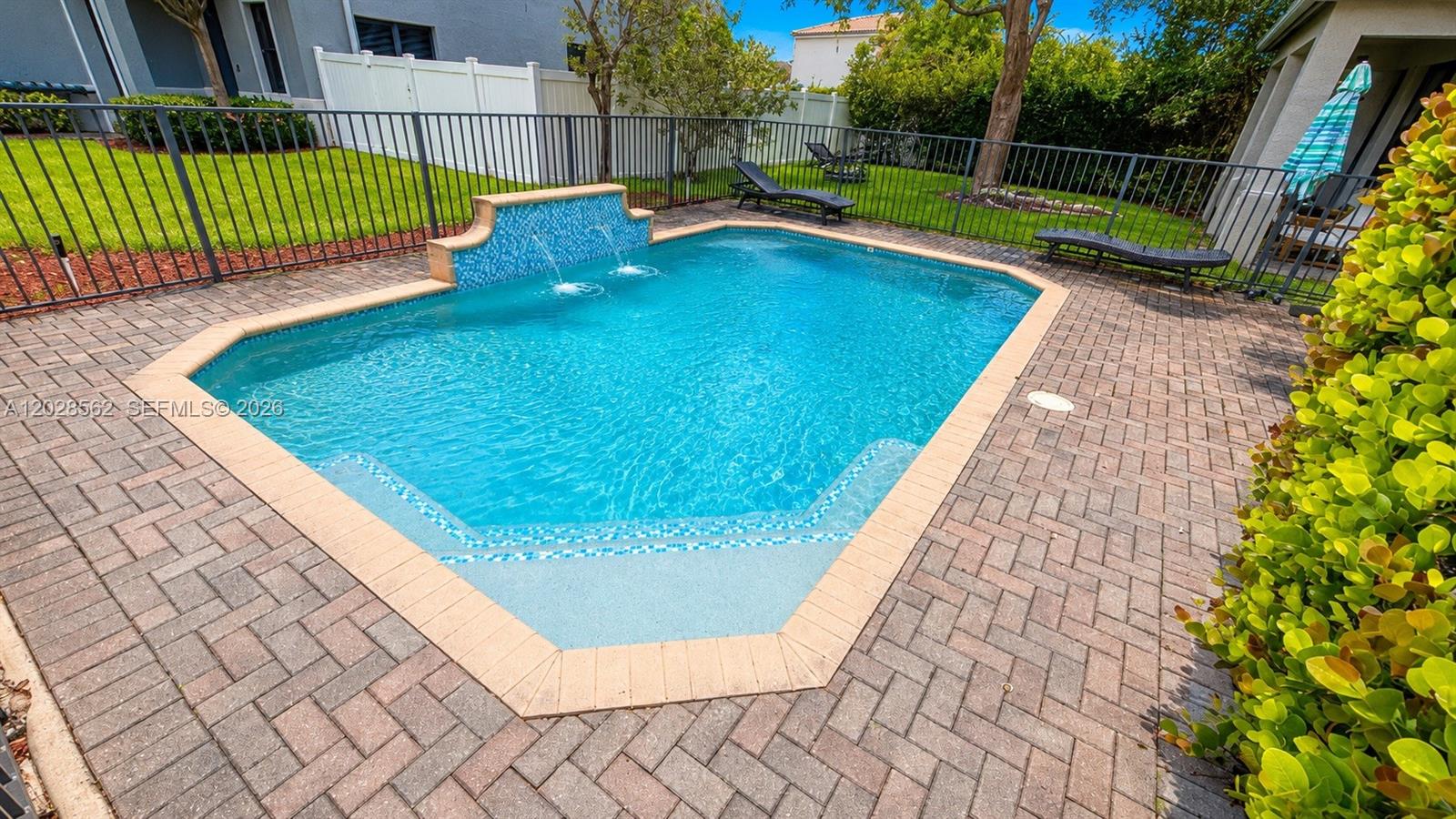 See details 19329 4 / 3 2223 sq. ft. $ 2026-06-01 0 Photo