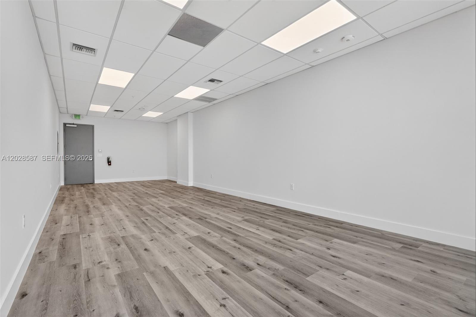 1006  /   sq. ft. $ 2026-06-01 0 Photo